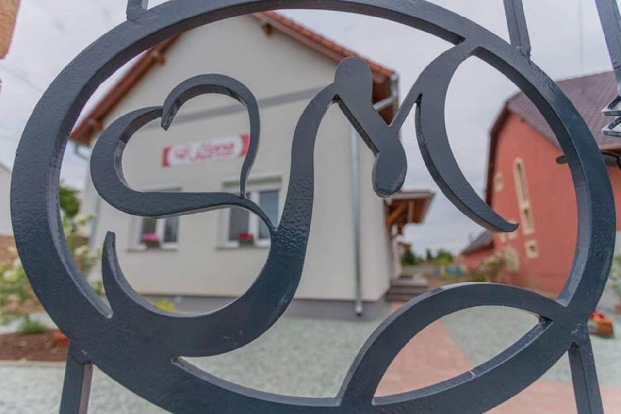Mona Apartman Sarvar Exterior photo