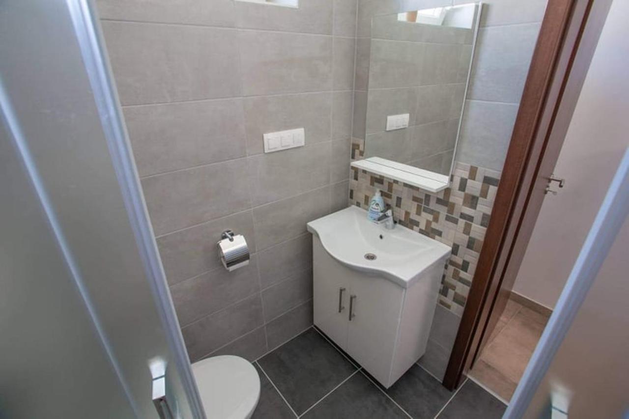 Mona Apartman Sarvar Exterior photo